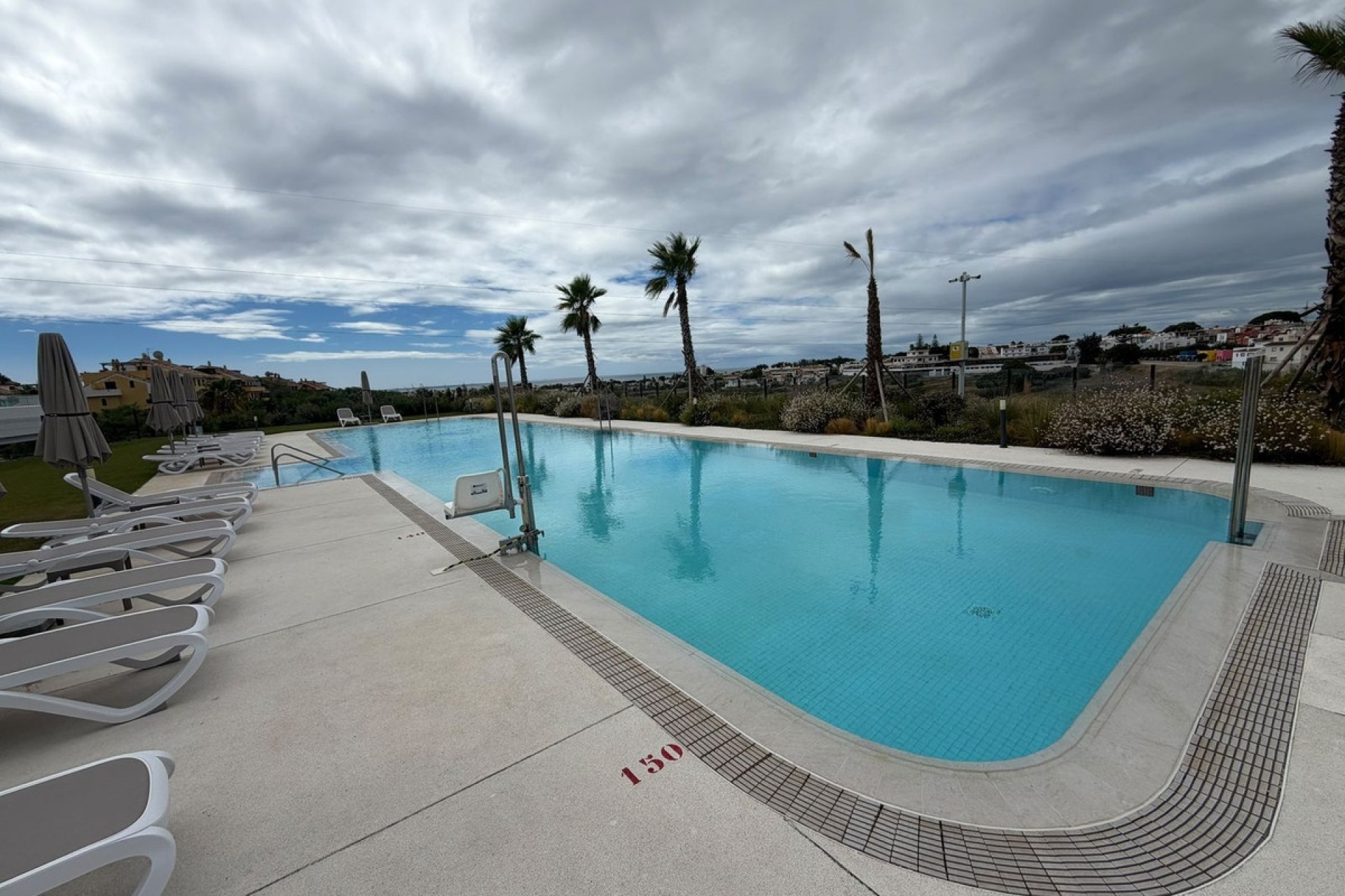 Resale - apartment - Estepona - Estepona Centro