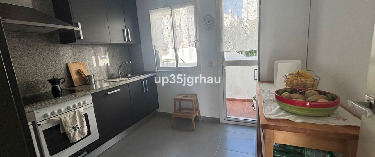 Resale - apartment - Estepona - Estepona Centro