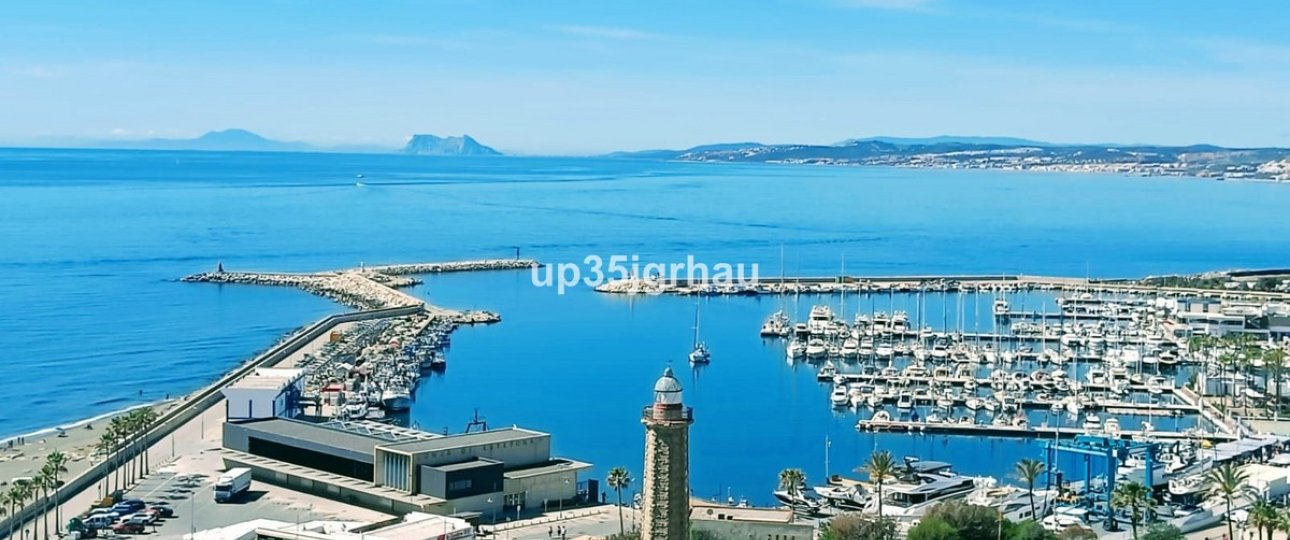Resale - apartment - Estepona - Estepona Centro