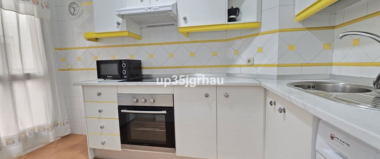 Resale - apartment - Estepona - Estepona Centro