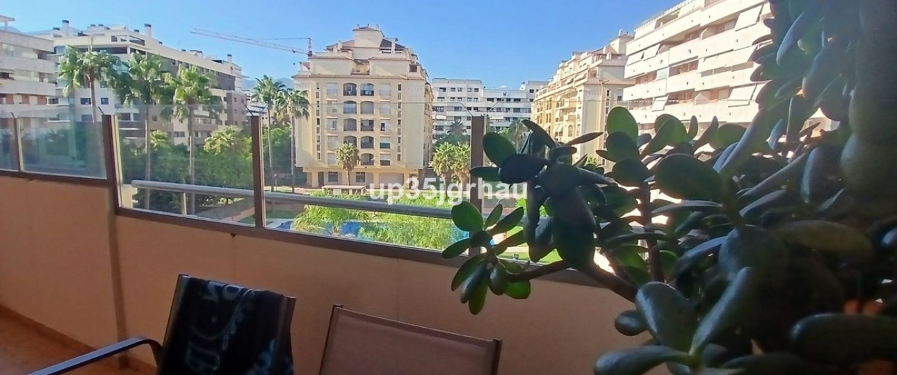 Resale - apartment - Estepona - Estepona Centro