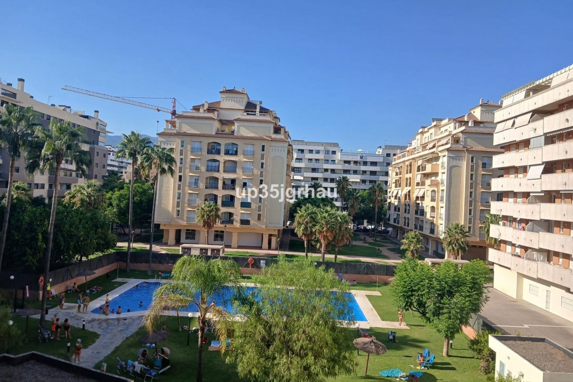 Resale - apartment - Estepona - Estepona Centro