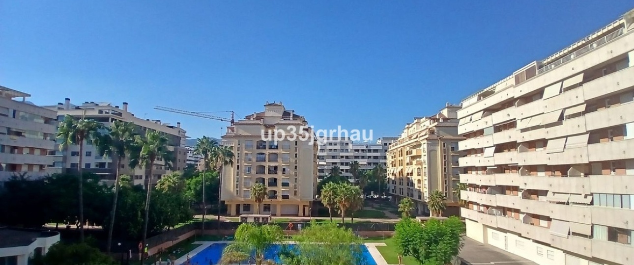 Resale - apartment - Estepona - Estepona Centro