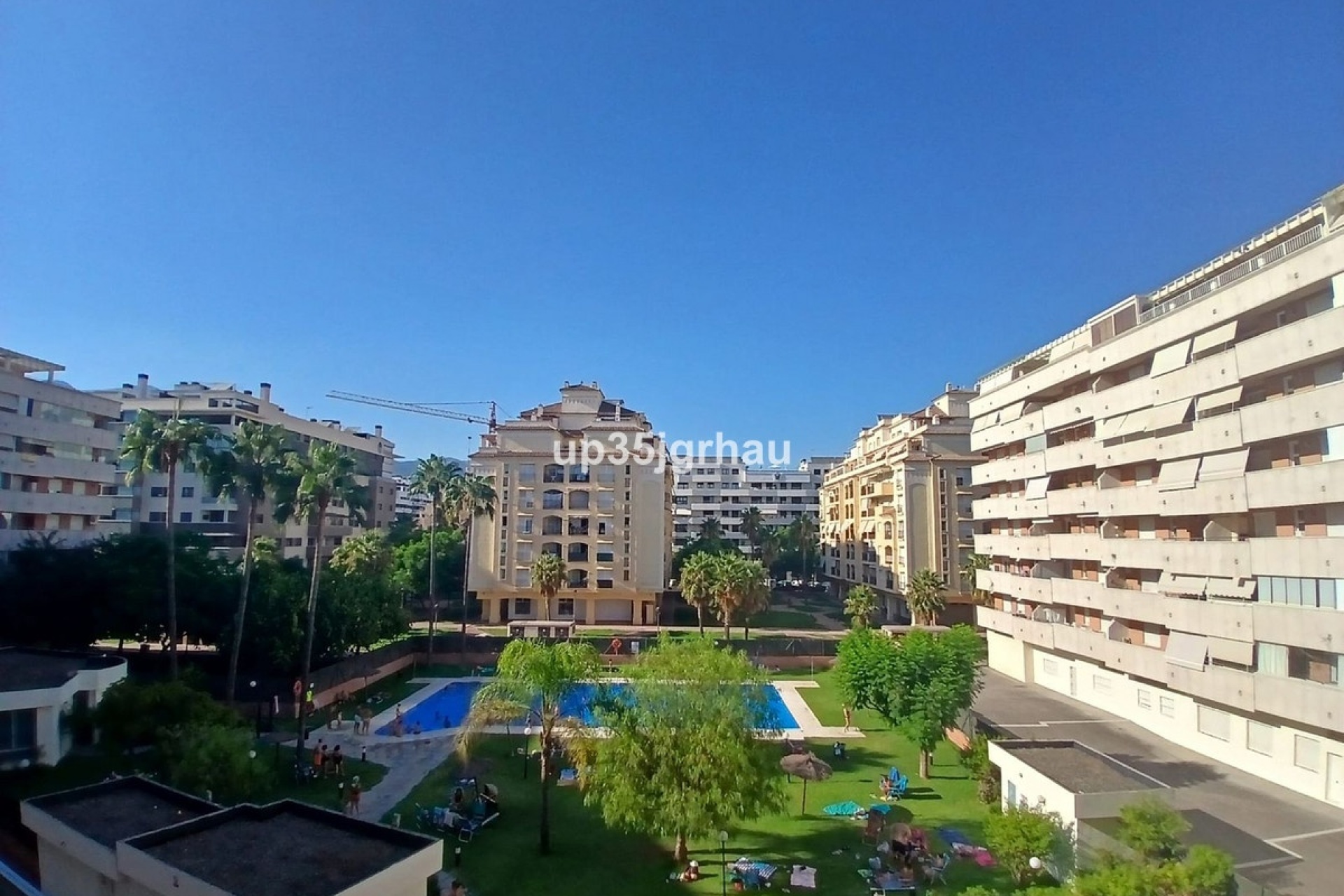 Resale - apartment - Estepona - Estepona Centro