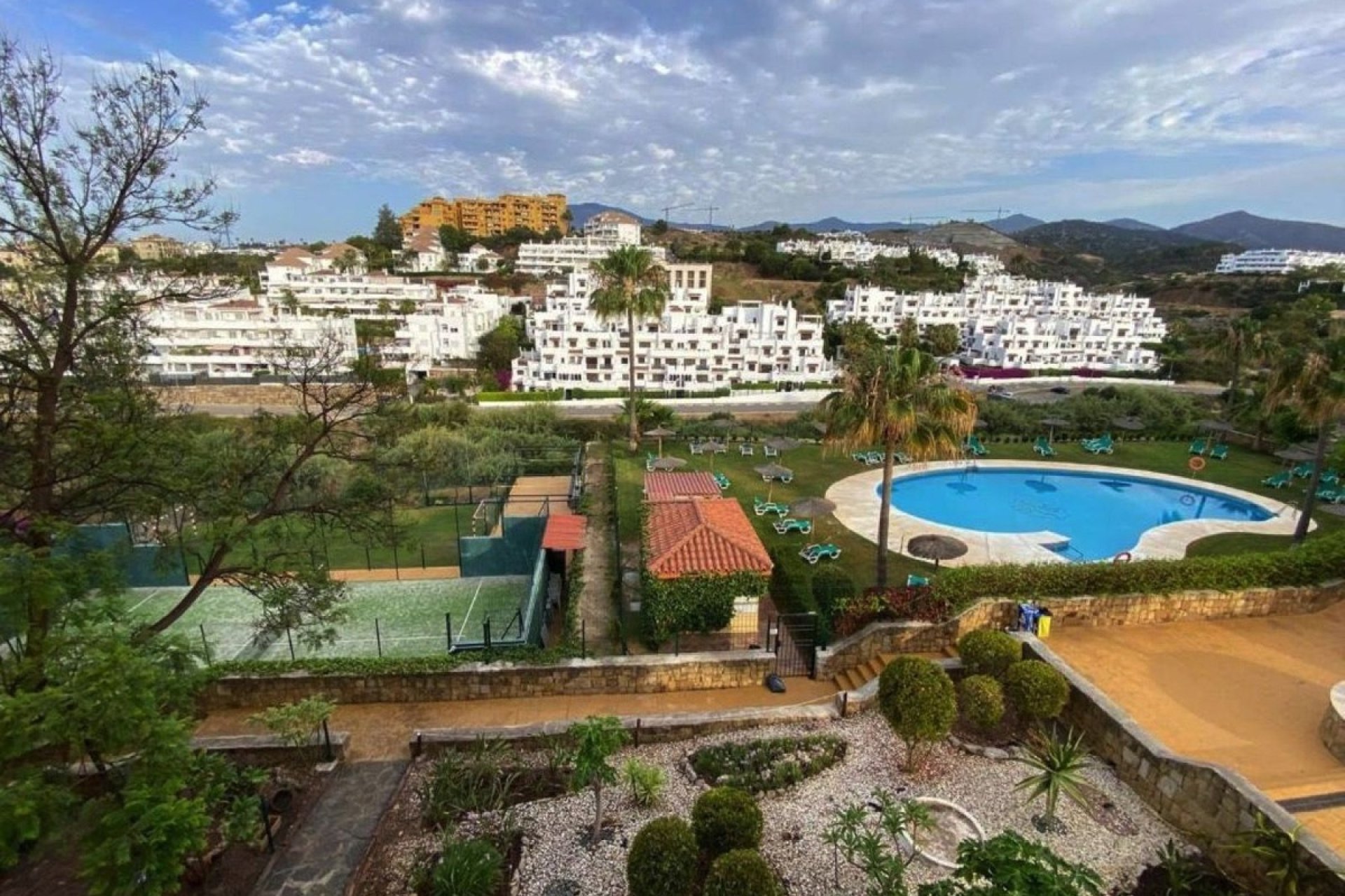 Resale - apartment - Estepona - Estepona Centro