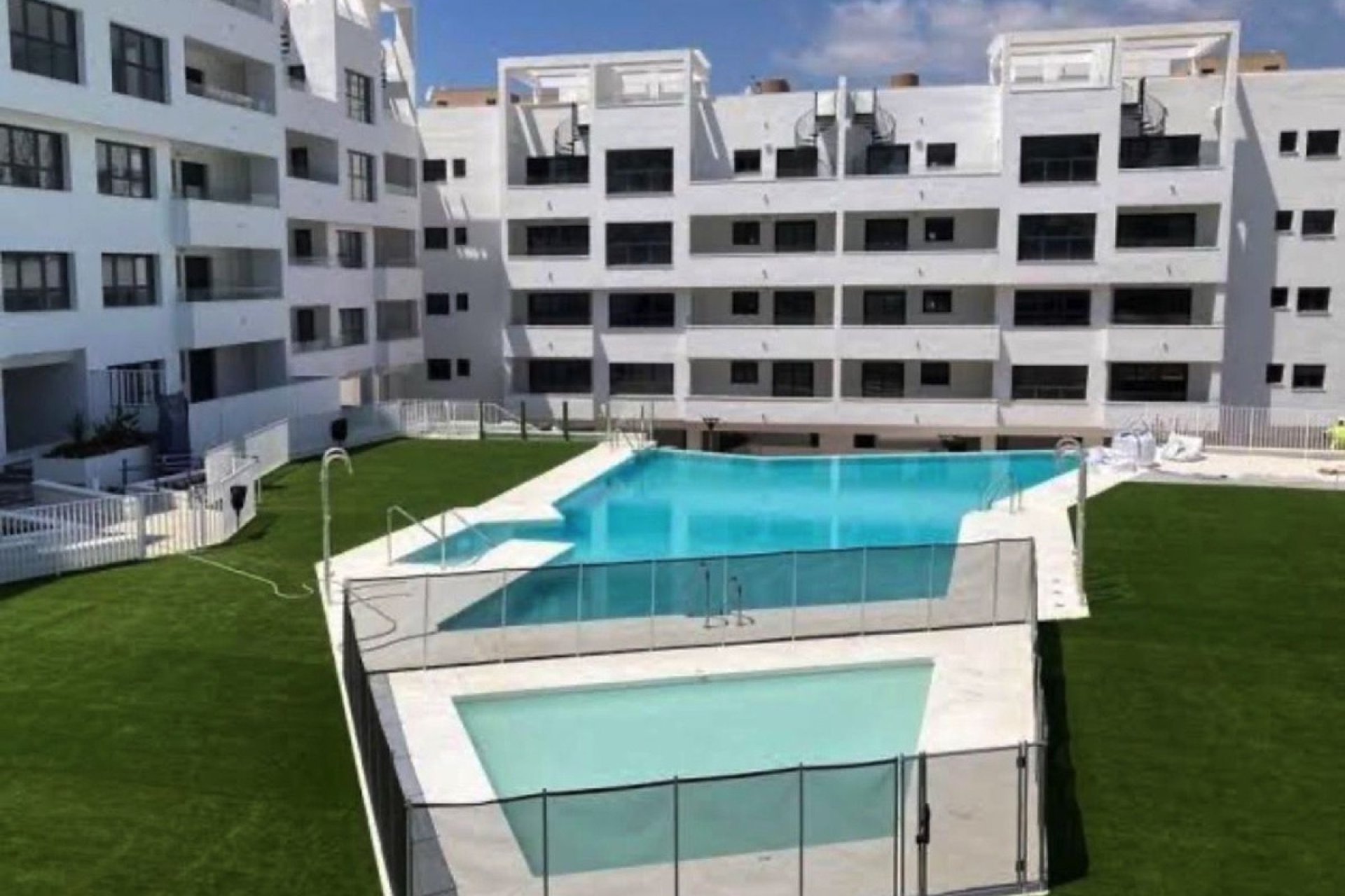 Resale - apartment - Estepona - Estepona Centro