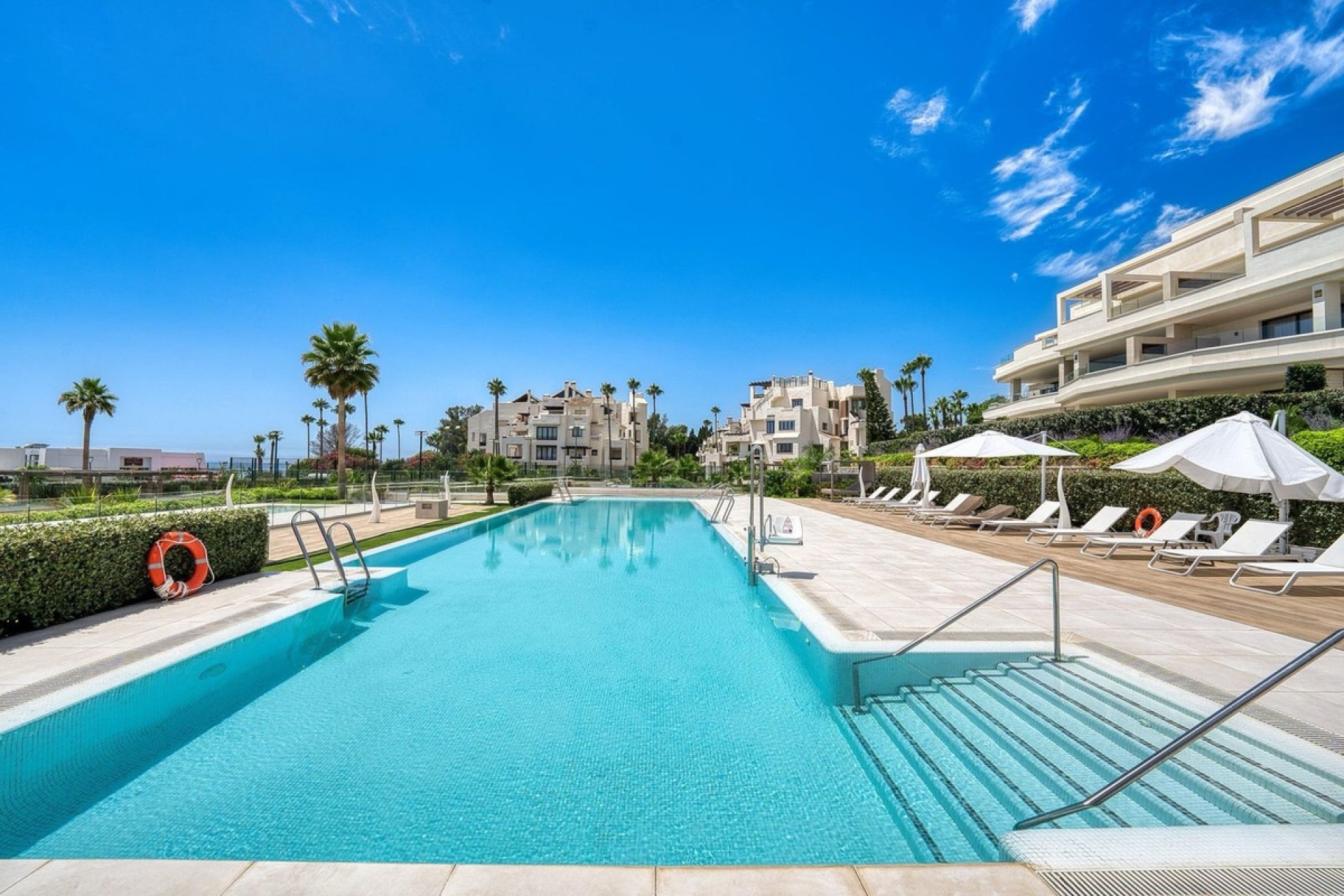 Resale - apartment - Estepona - Estepona Centro