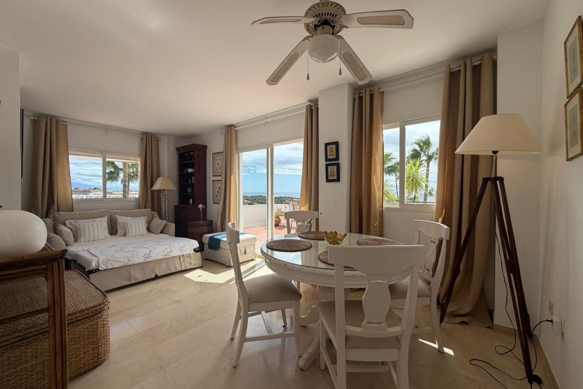 Resale - apartment - Estepona - Estepona Centro