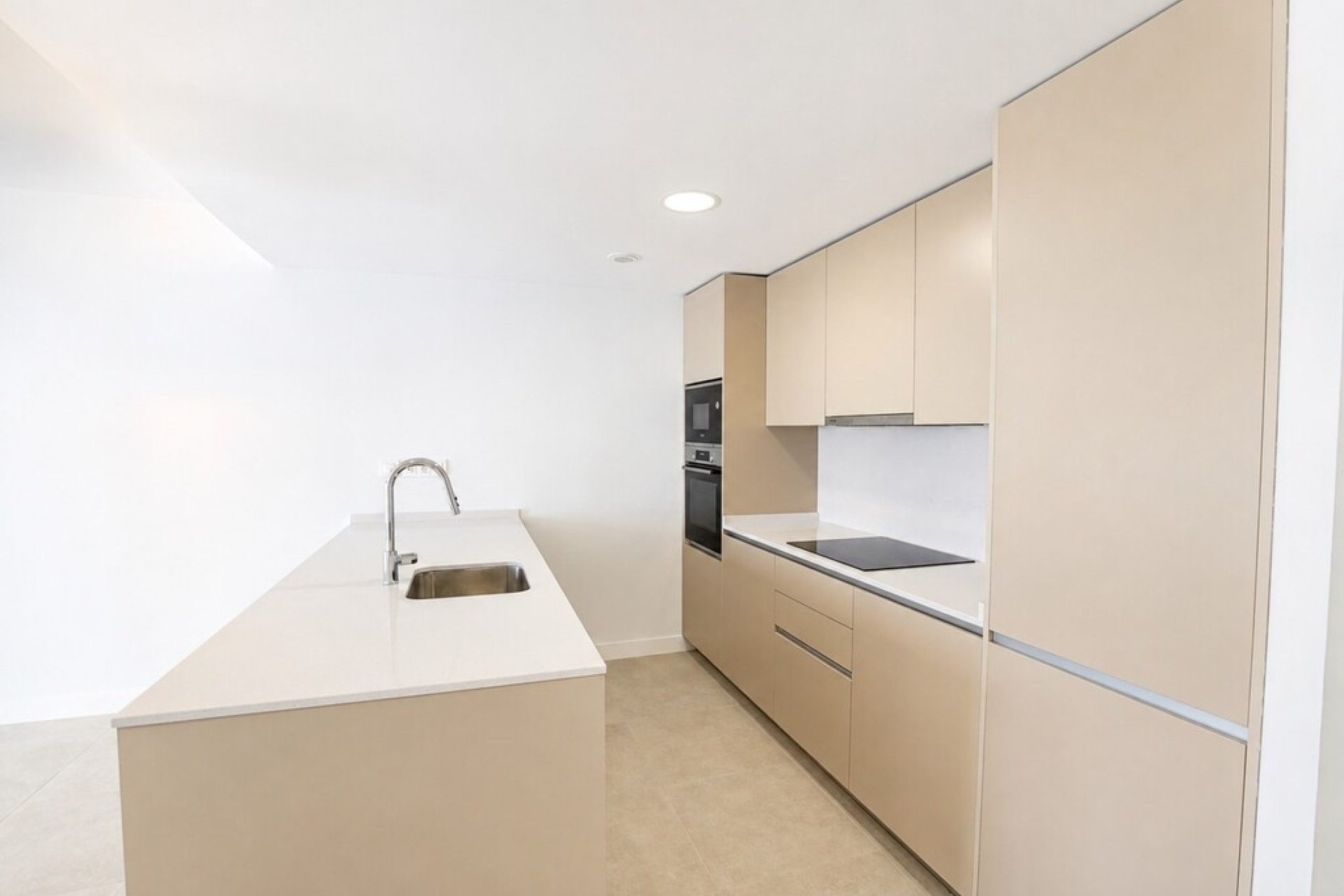 Resale - apartment - Estepona - Estepona Centro
