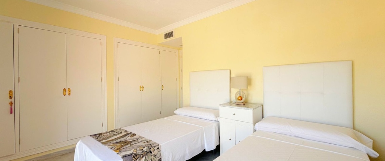 Resale - apartment - Estepona - Estepona Centro