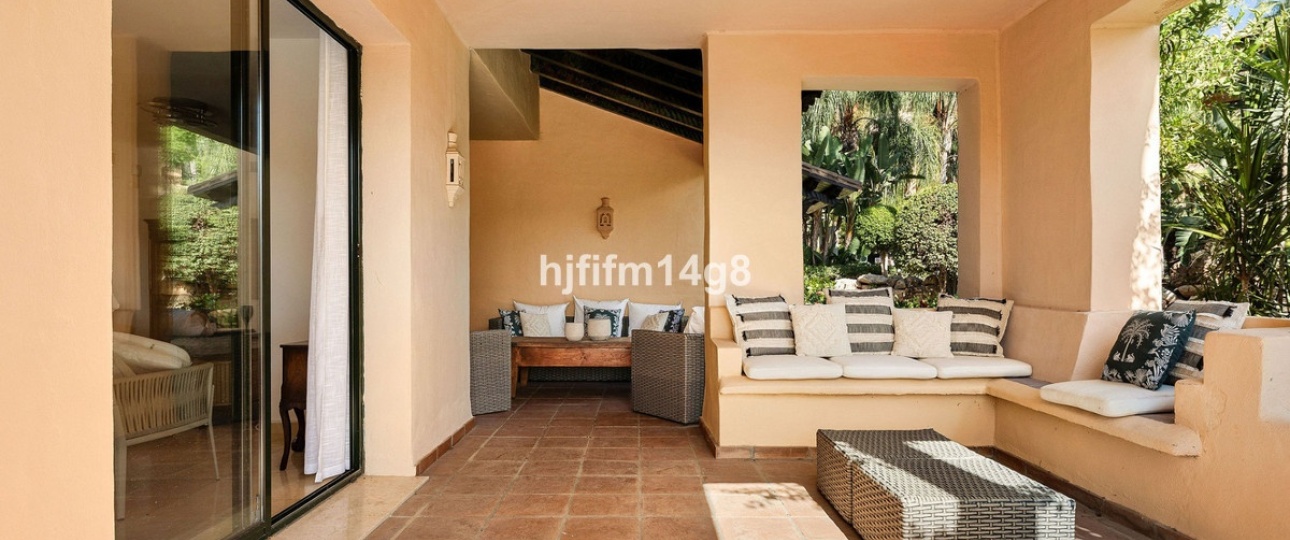 Resale - apartment - Estepona - Estepona Centro
