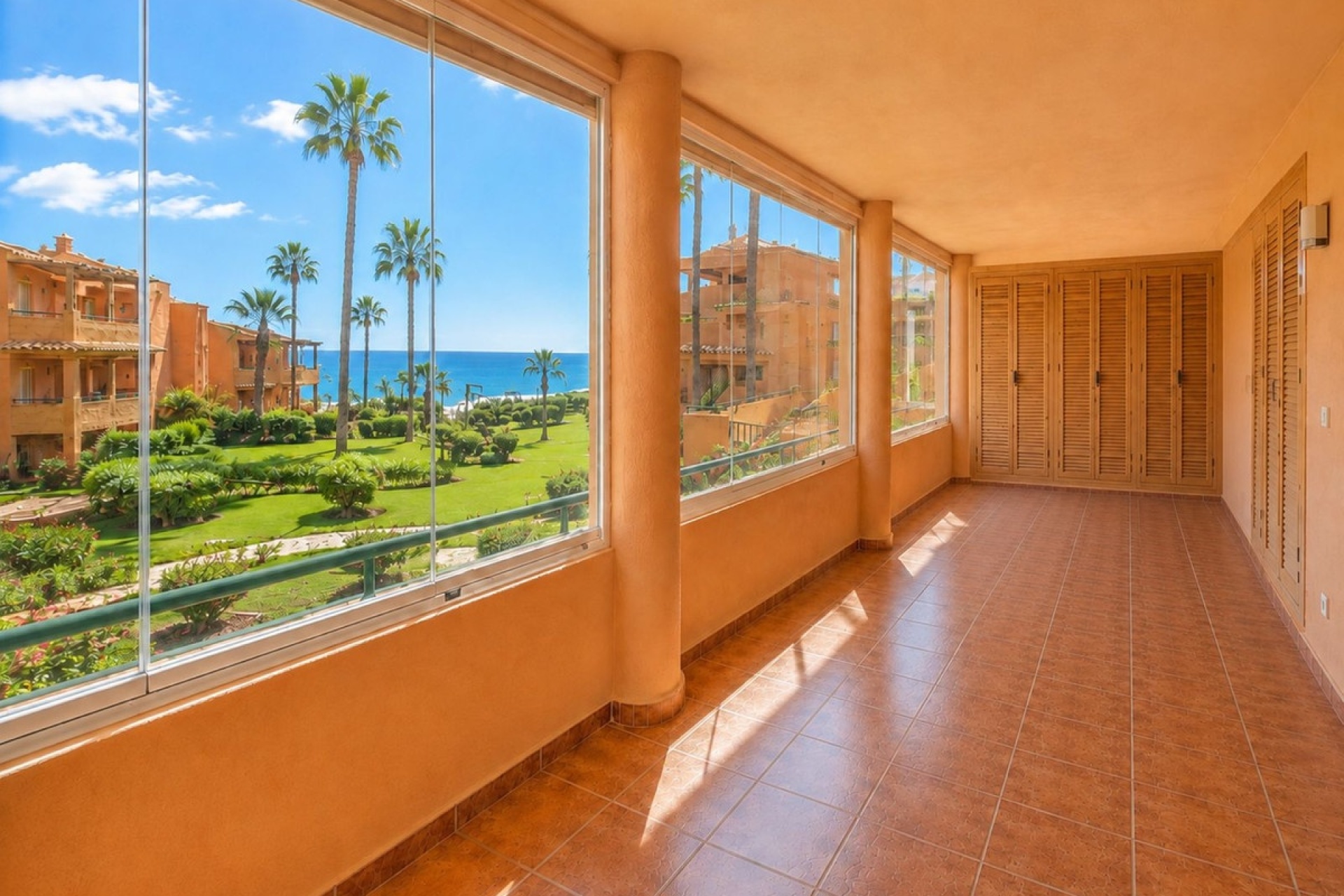 Resale - apartment - Estepona - Estepona Centro
