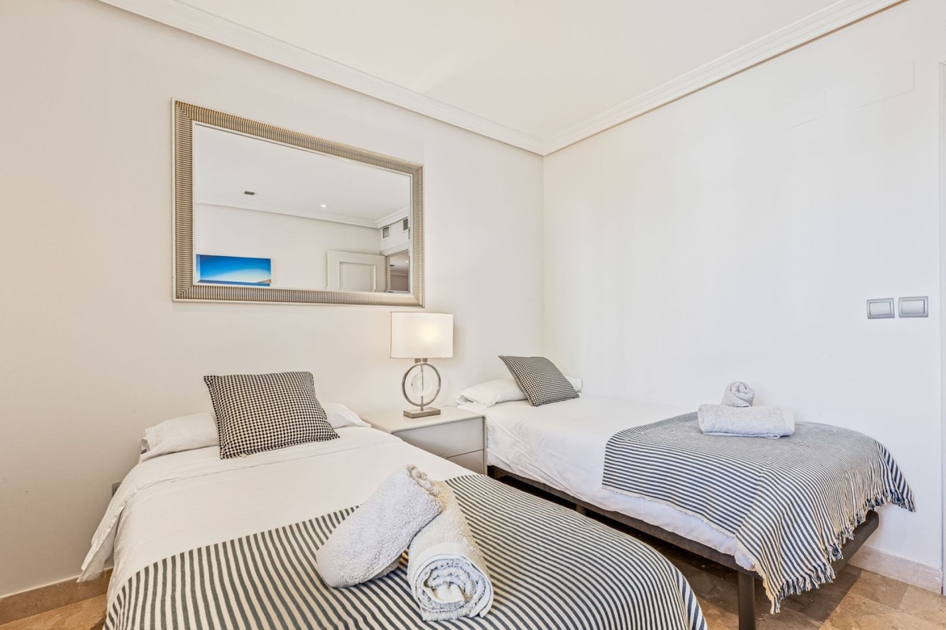 Resale - apartment - Estepona - Estepona Centro