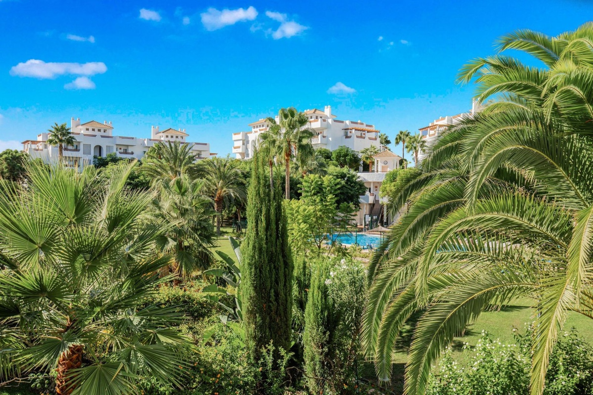 Resale - apartment - Estepona - Estepona Centro
