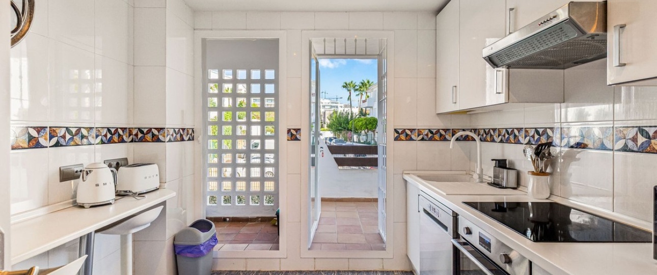 Resale - apartment - Estepona - Estepona Centro