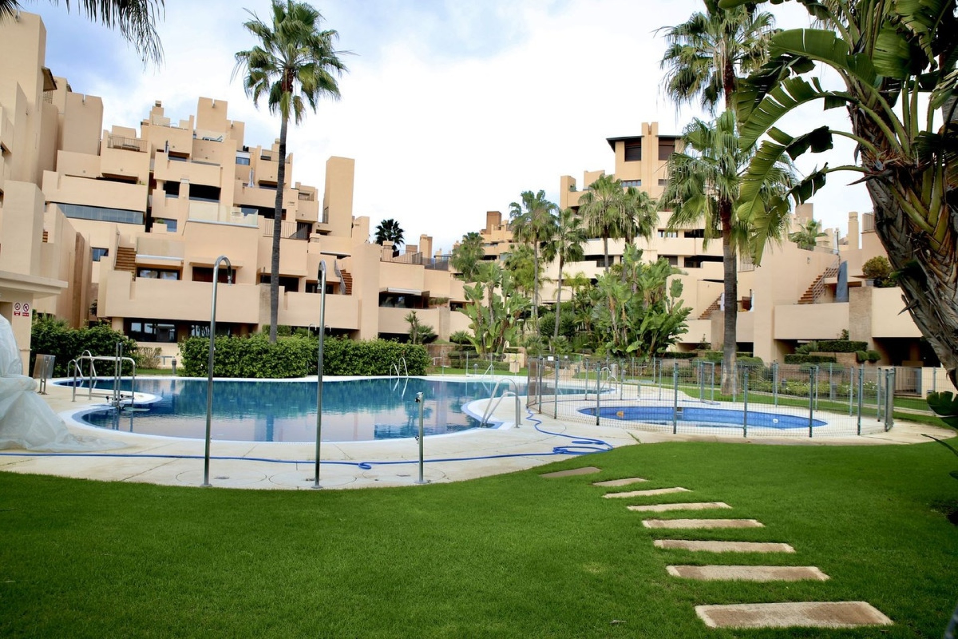 Resale - apartment - Estepona - Estepona Centro