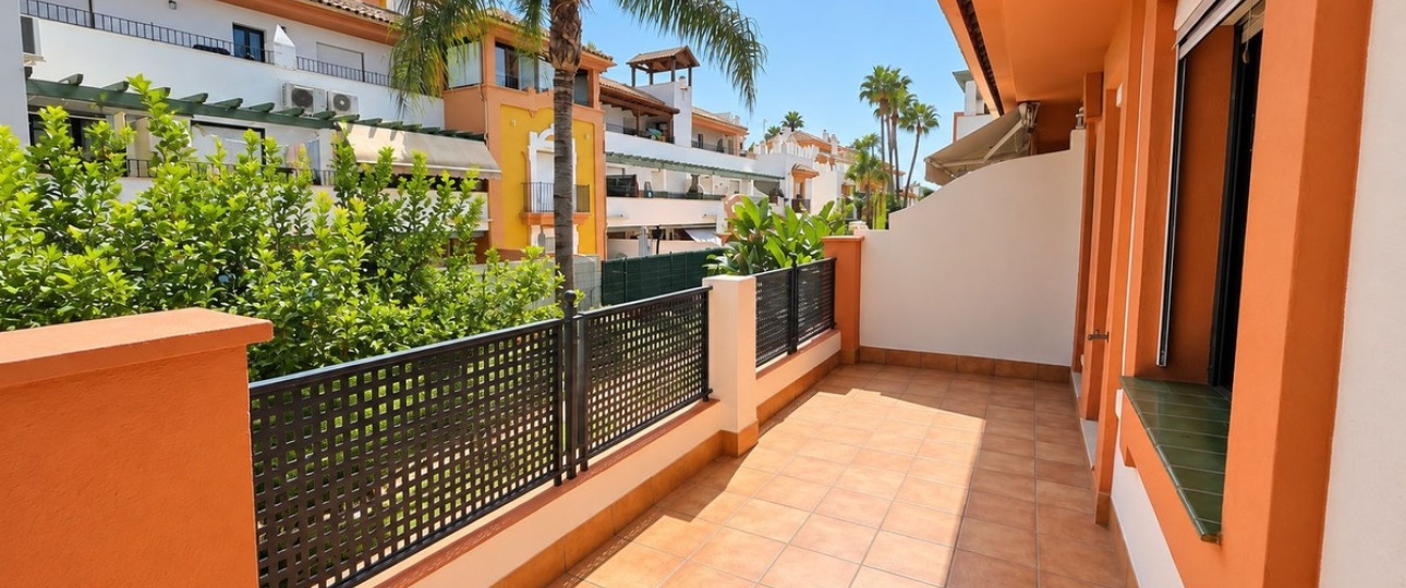 Resale - apartment - Estepona - Estepona Centro