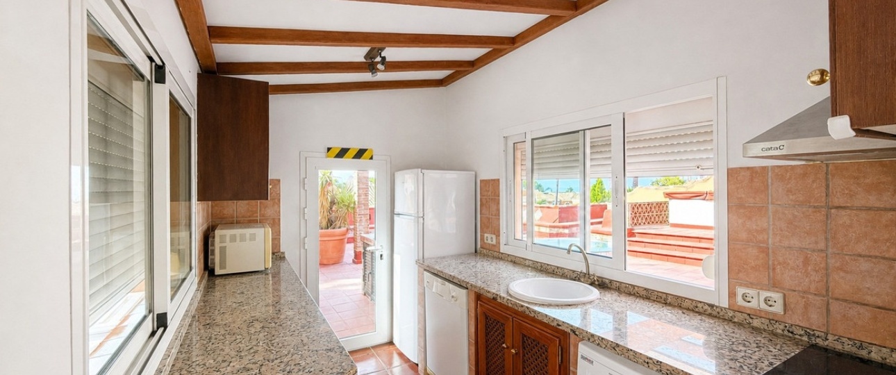Resale - apartment - Estepona - Estepona Centro