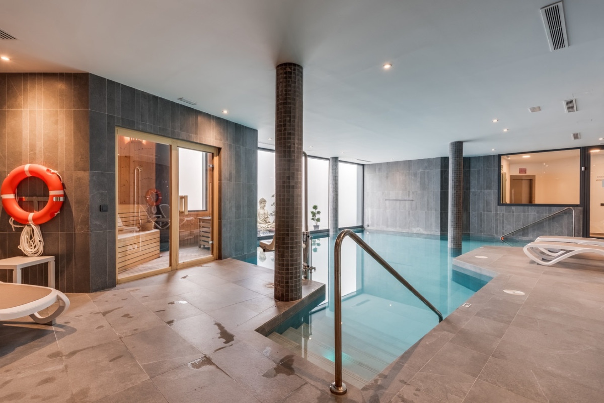 Resale - apartment - Estepona - Estepona Centro