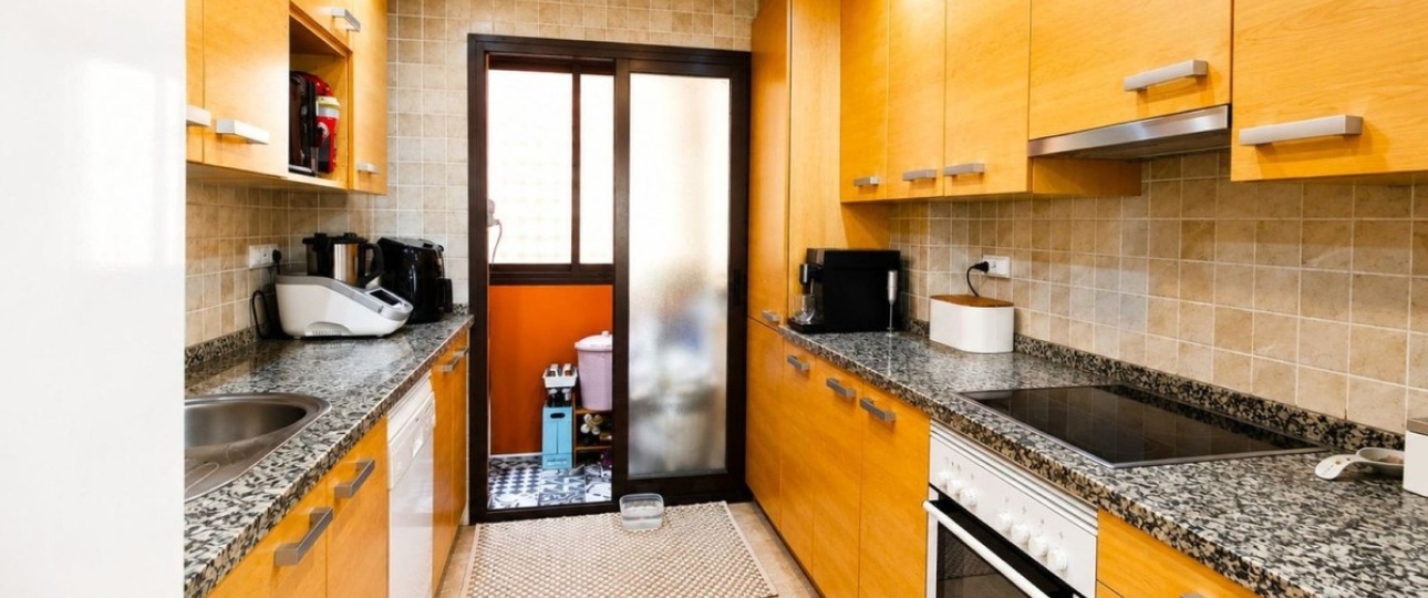 Resale - apartment - Estepona - Estepona Centro