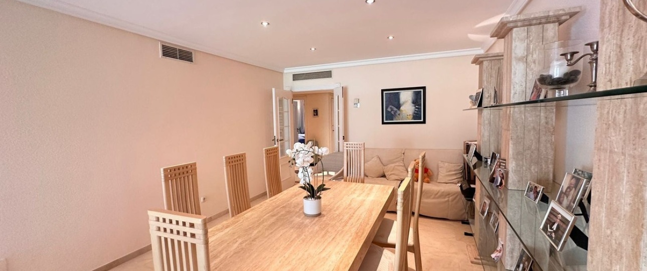 Resale - apartment - Estepona - Estepona Centro