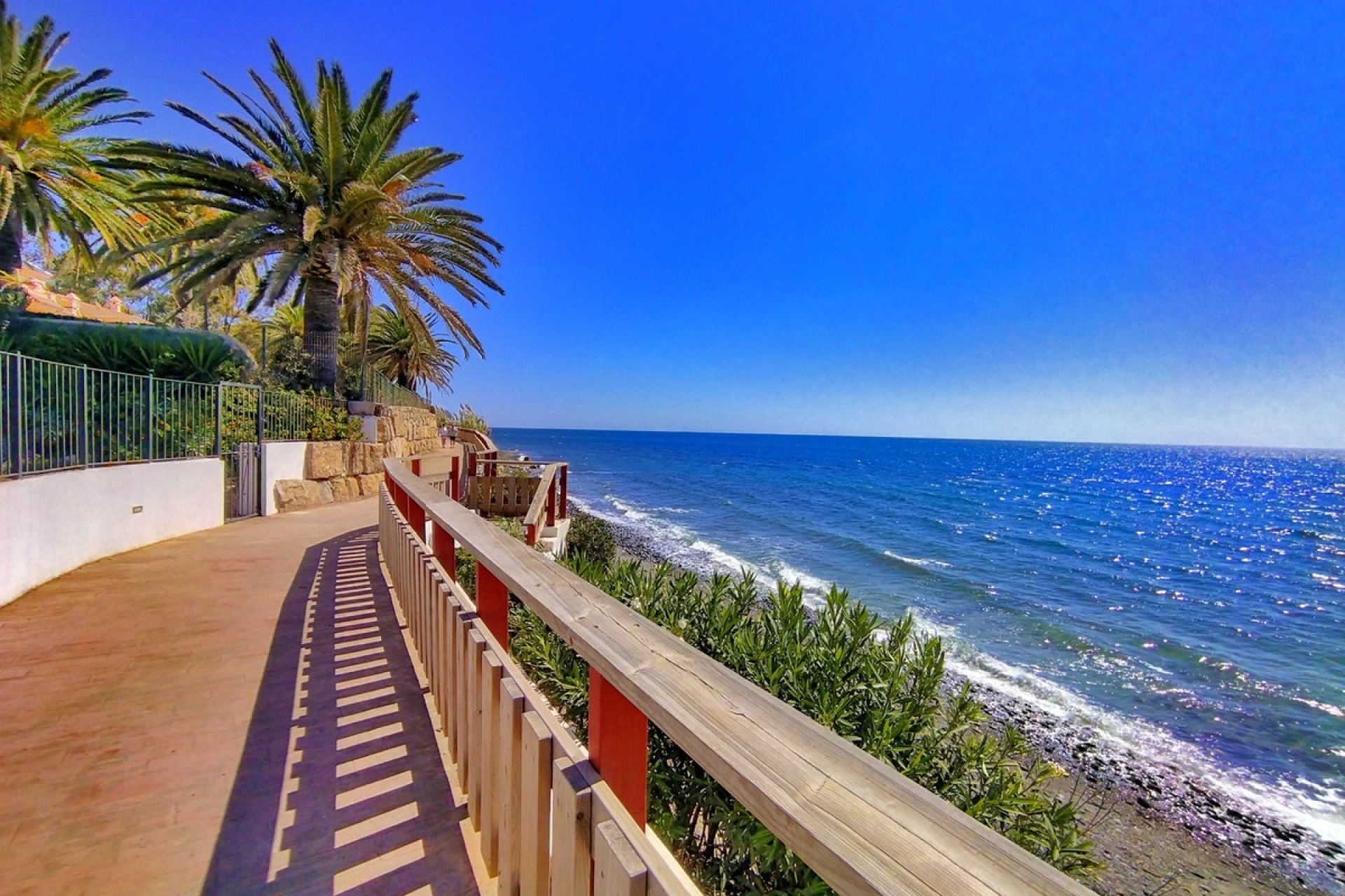 Resale - apartment - Estepona - Estepona Centro