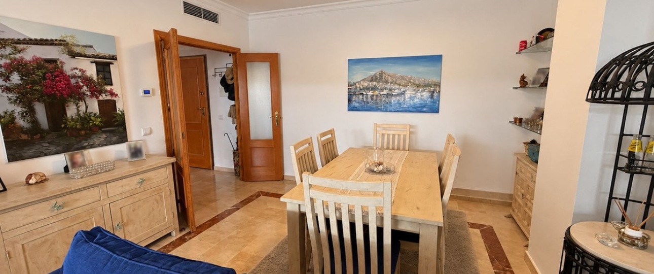 Resale - apartment - Estepona - Estepona Centro