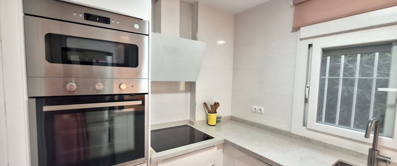 Resale - apartment - Estepona - Estepona Centro