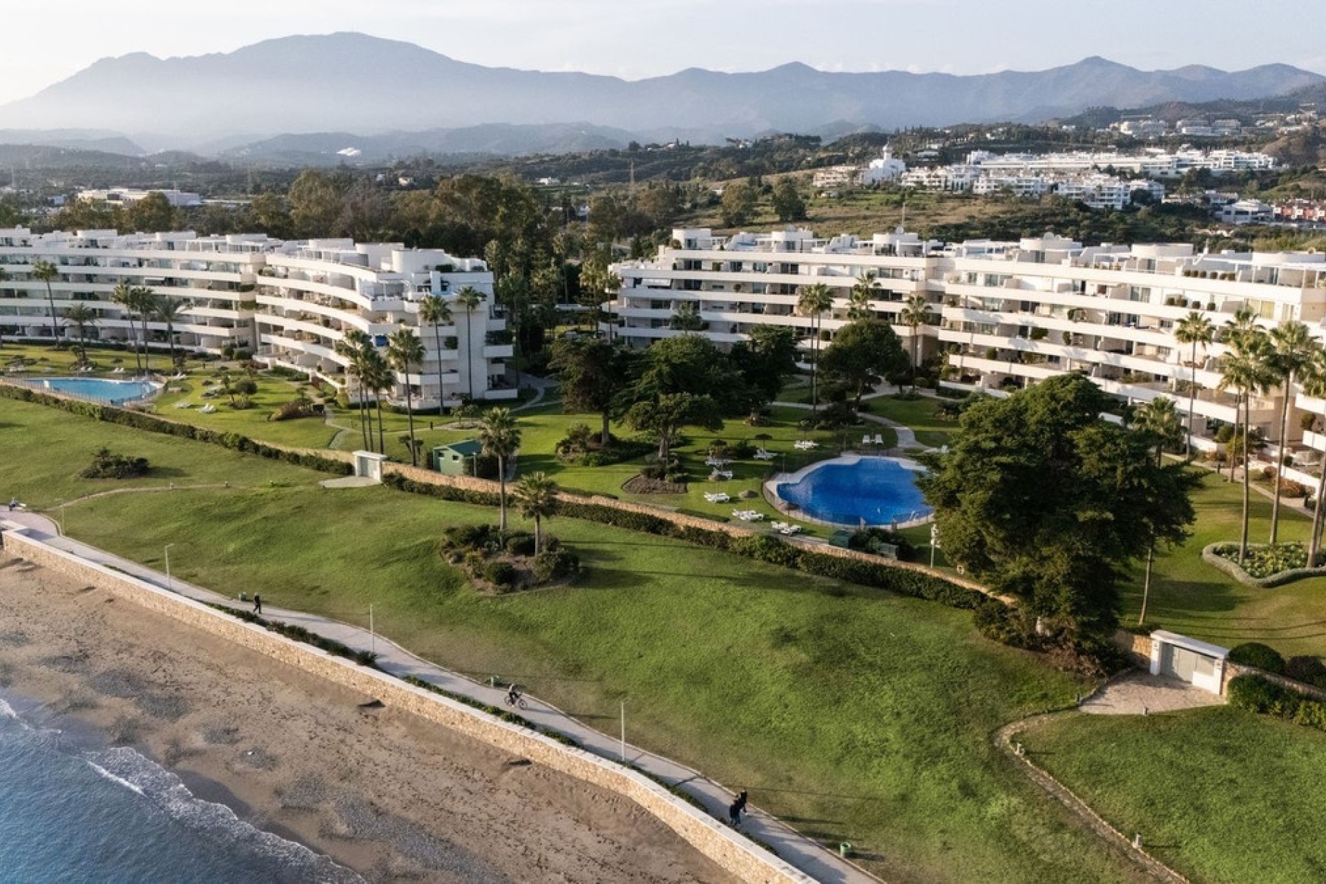 Resale - apartment - Estepona - Estepona Centro