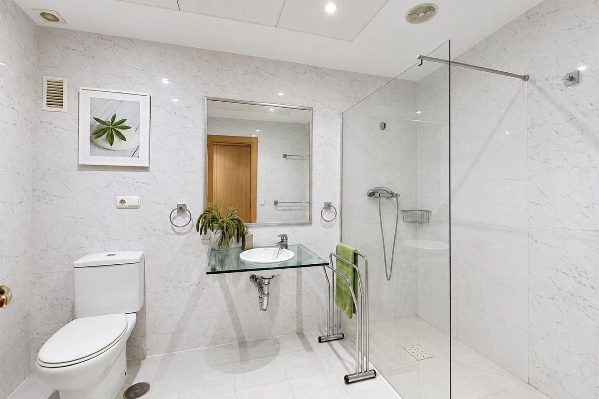 Resale - apartment - Estepona - Estepona Centro