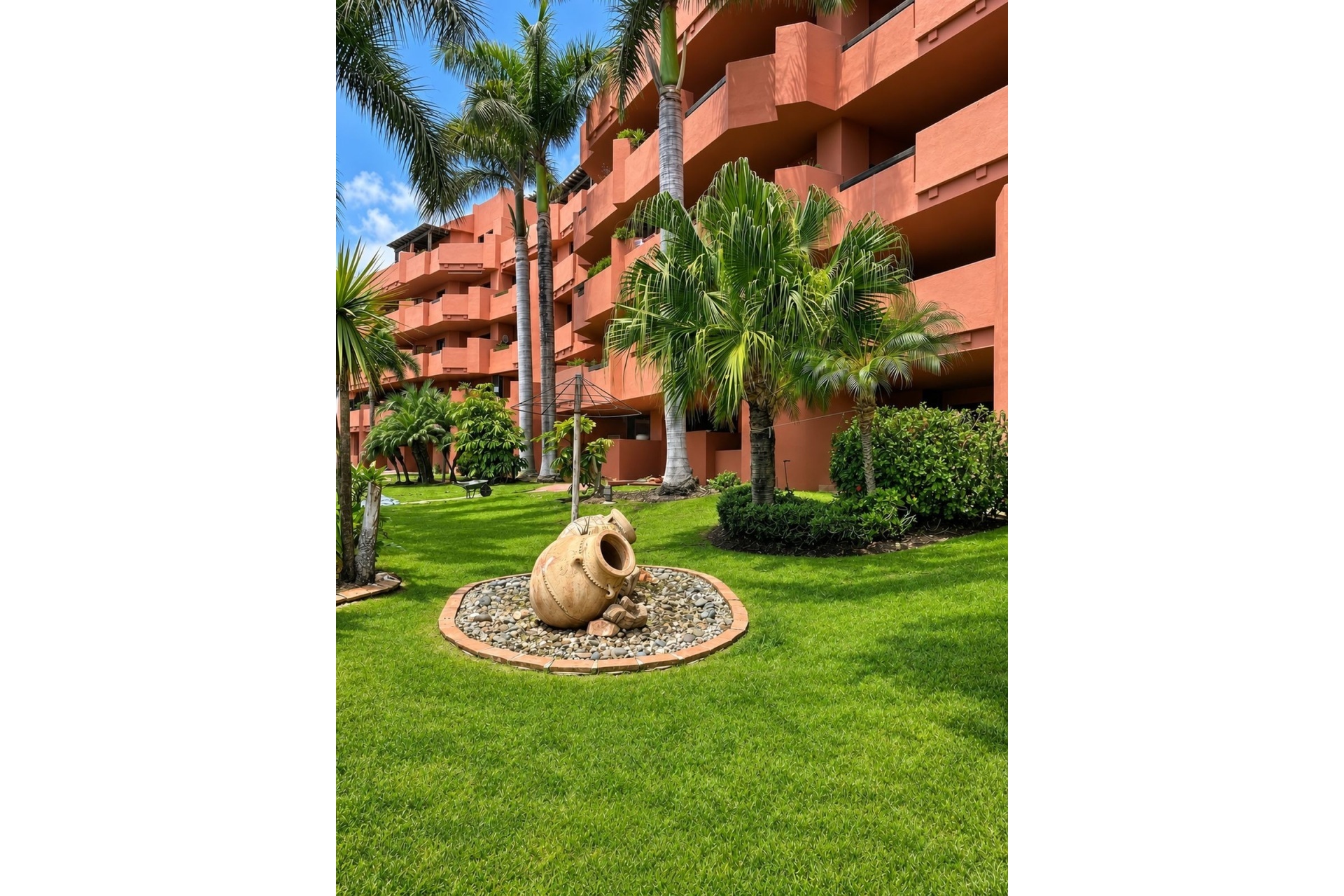 Resale - apartment - Estepona - Estepona Centro