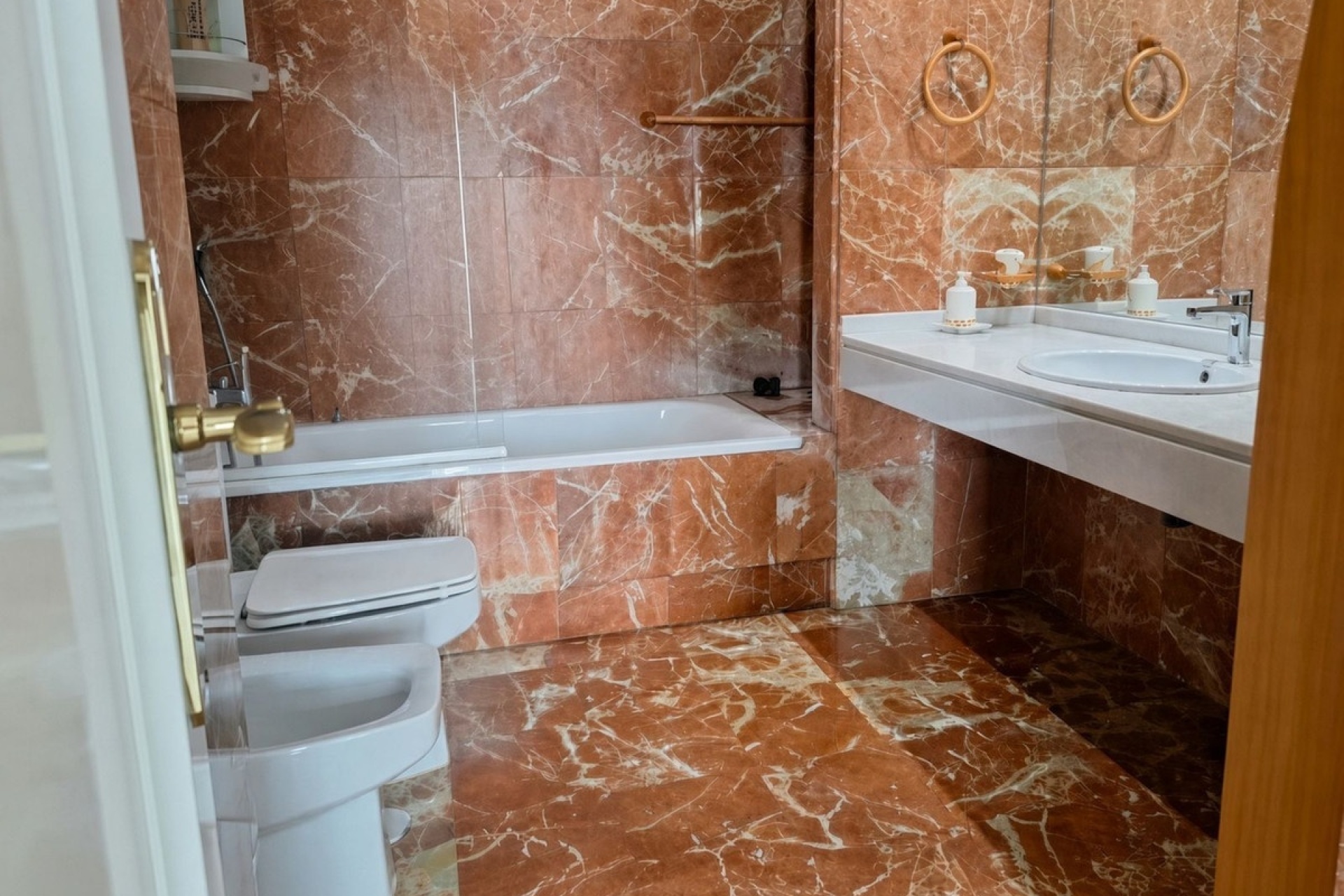 Resale - apartment - Estepona - Estepona Centro