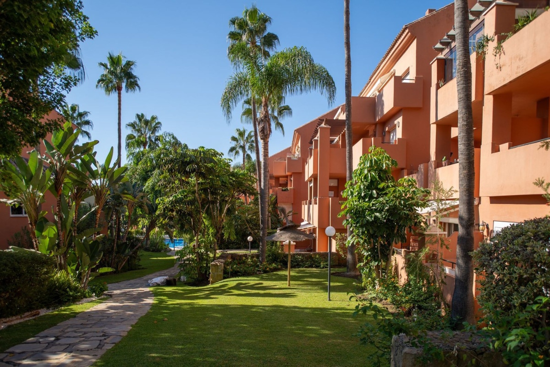 Resale - apartment - Estepona - Estepona Centro