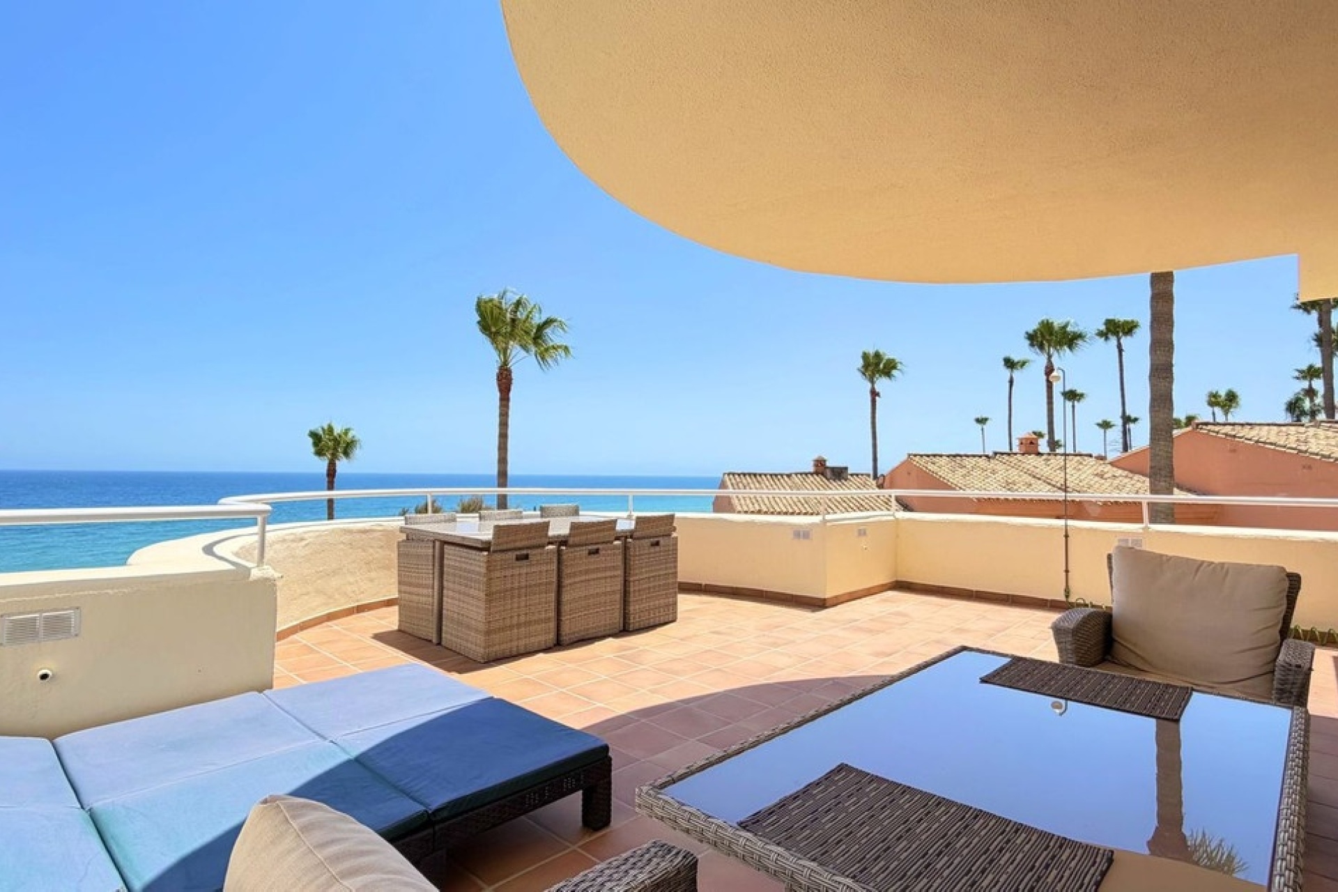 Resale - apartment - Estepona - Estepona Centro