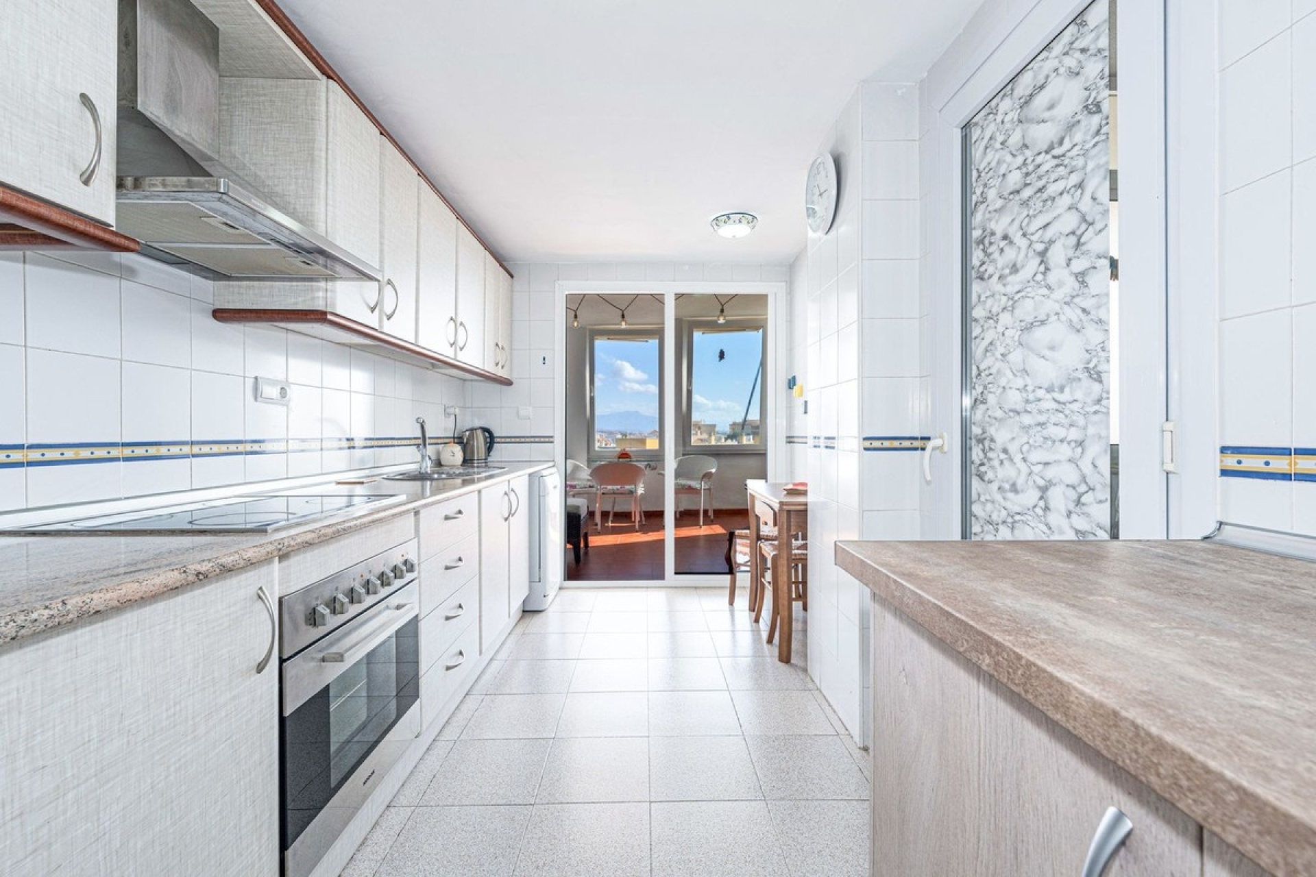 Resale - apartment - Estepona - Estepona Centro
