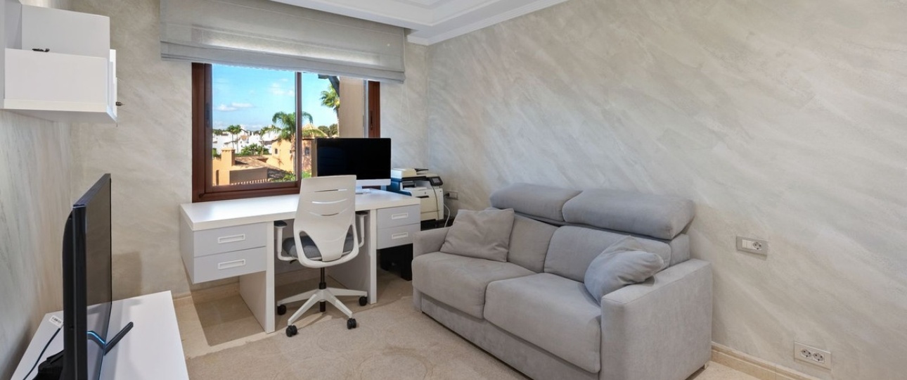 Resale - apartment - Estepona - Estepona Centro