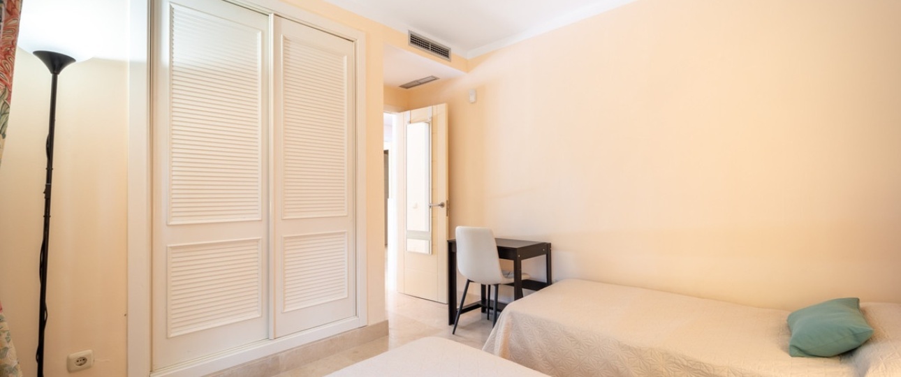 Resale - apartment - Estepona - Estepona Centro