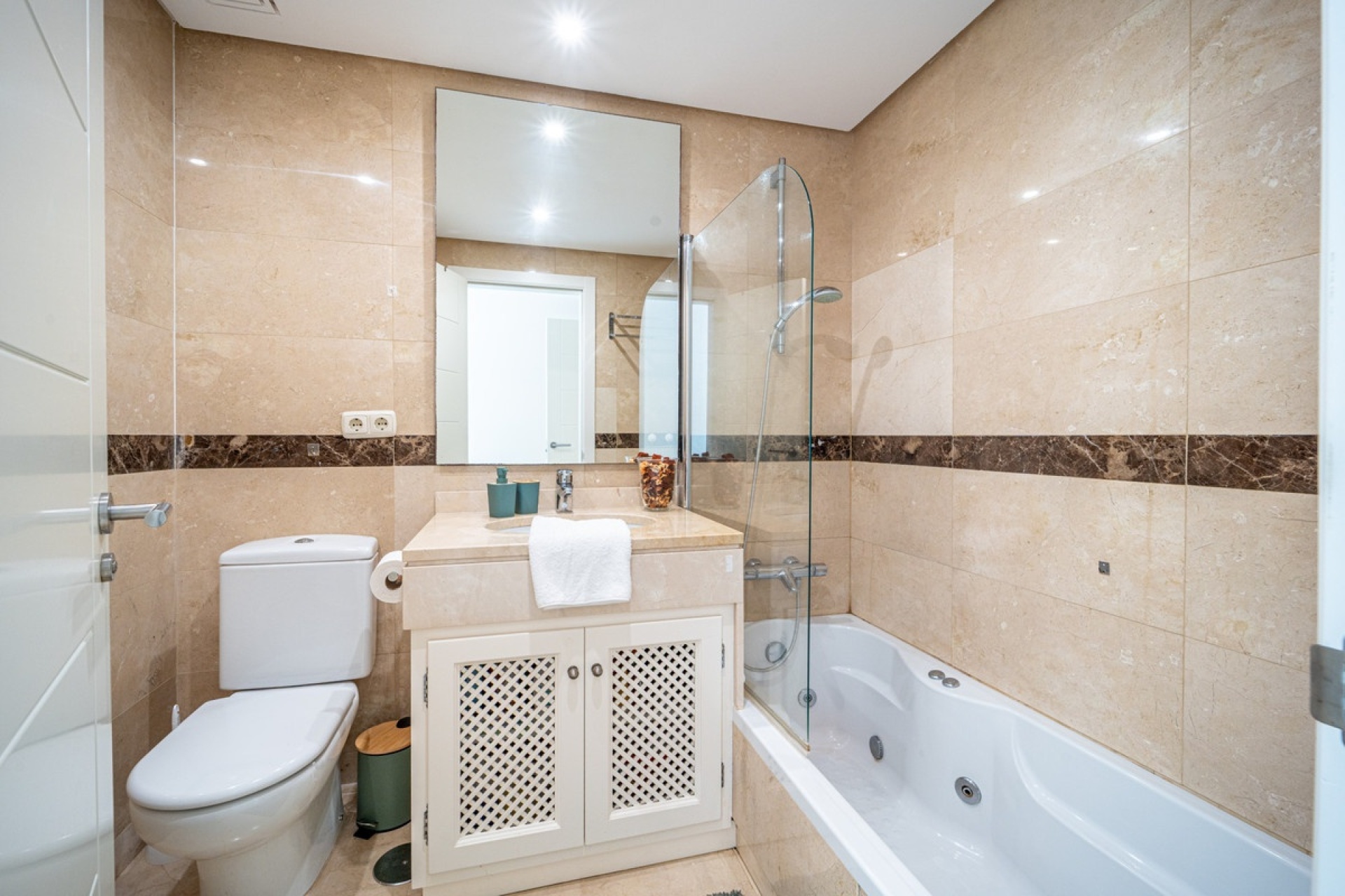 Resale - apartment - Estepona - Estepona Centro