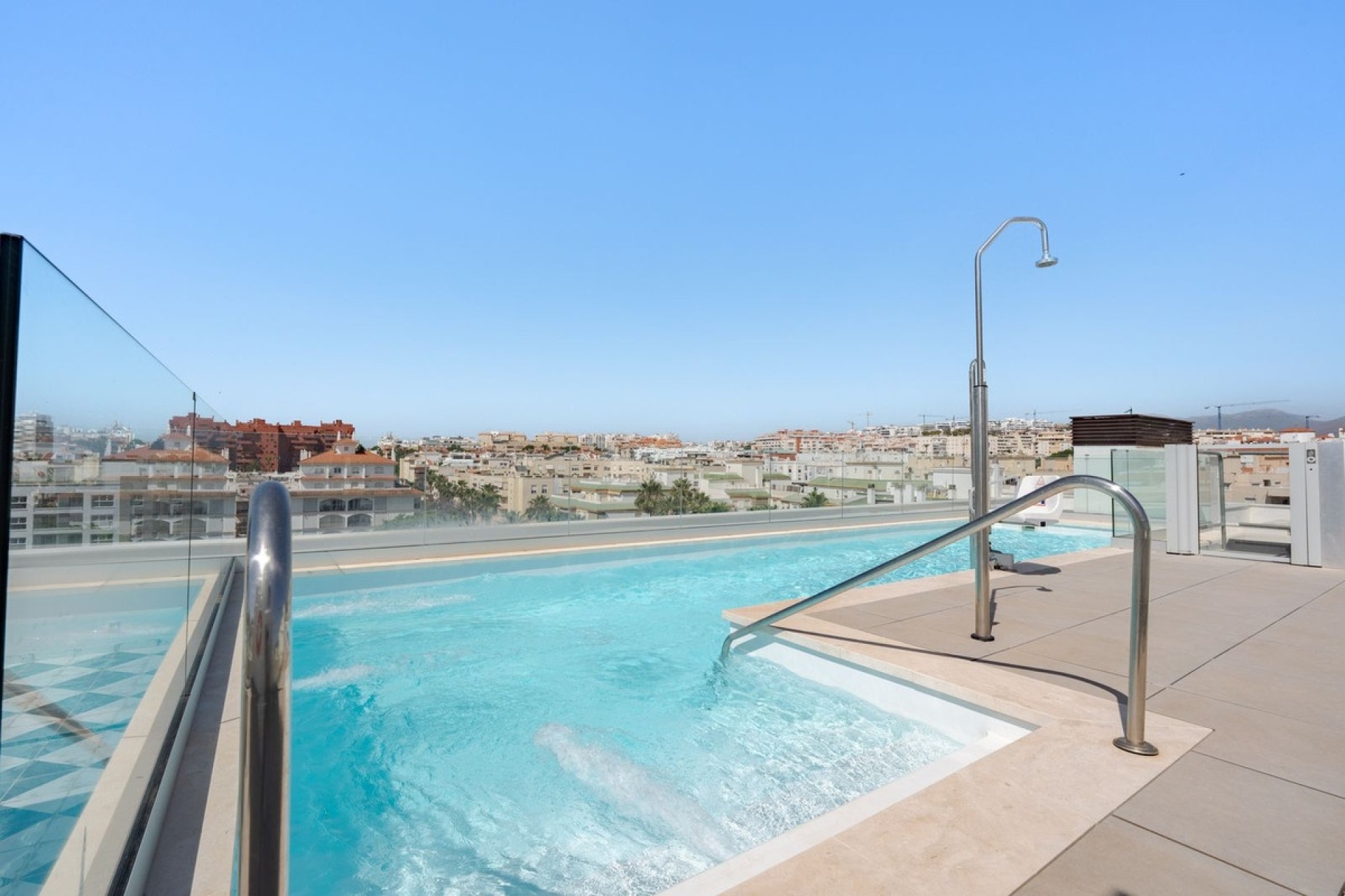 Resale - apartment - Estepona - Estepona Centro