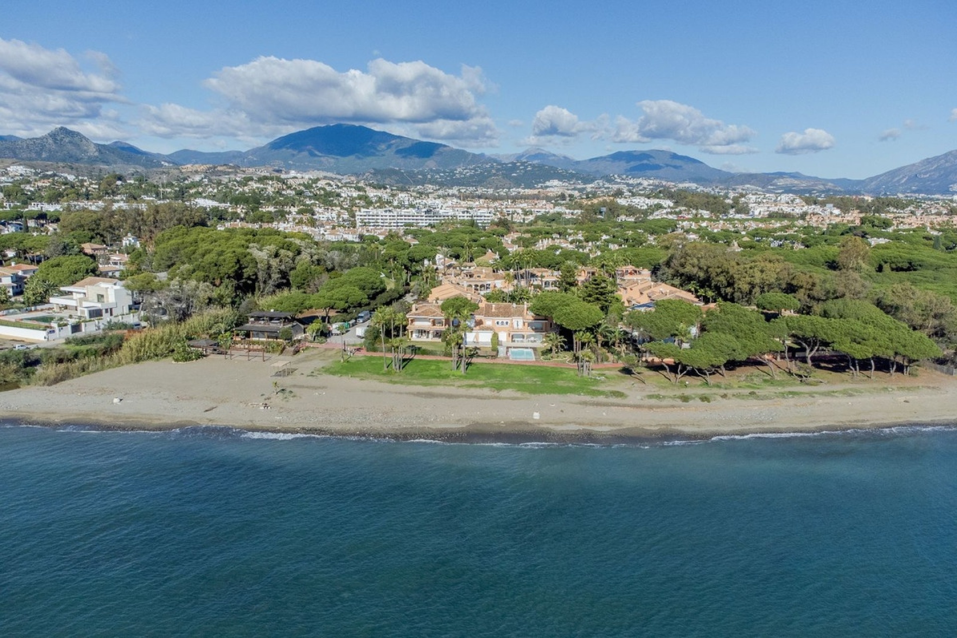 Resale - apartment - Estepona - Estepona Centro