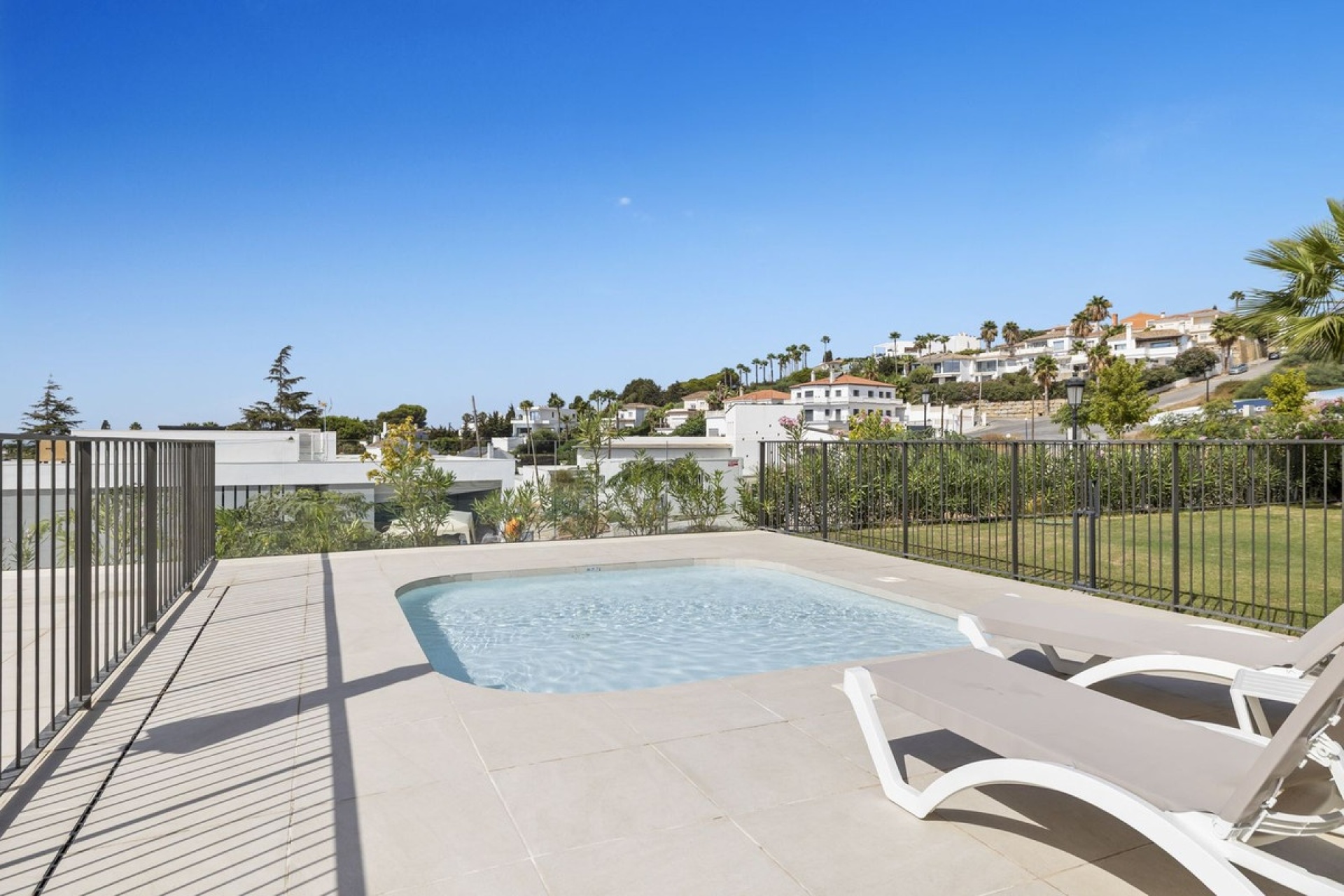 Resale - apartment - Estepona - Estepona Centro