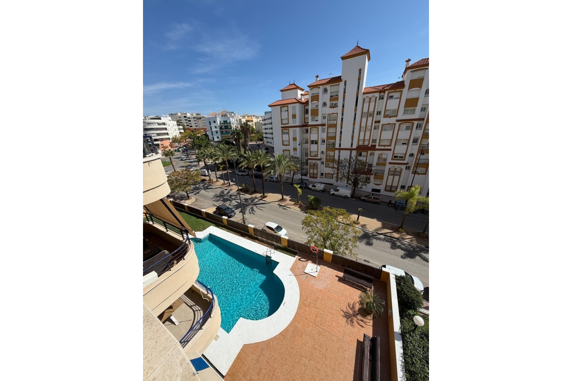 Resale - apartment - Estepona - Estepona Centro