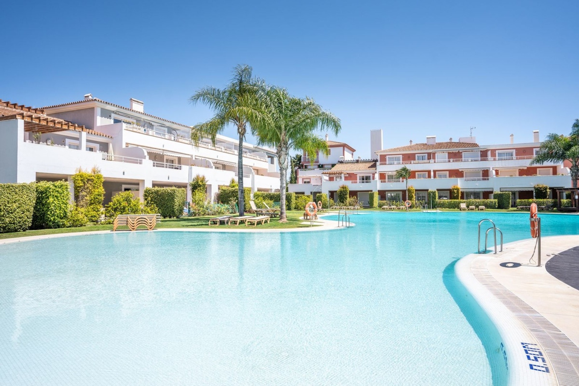 Resale - apartment - Estepona - Estepona Centro