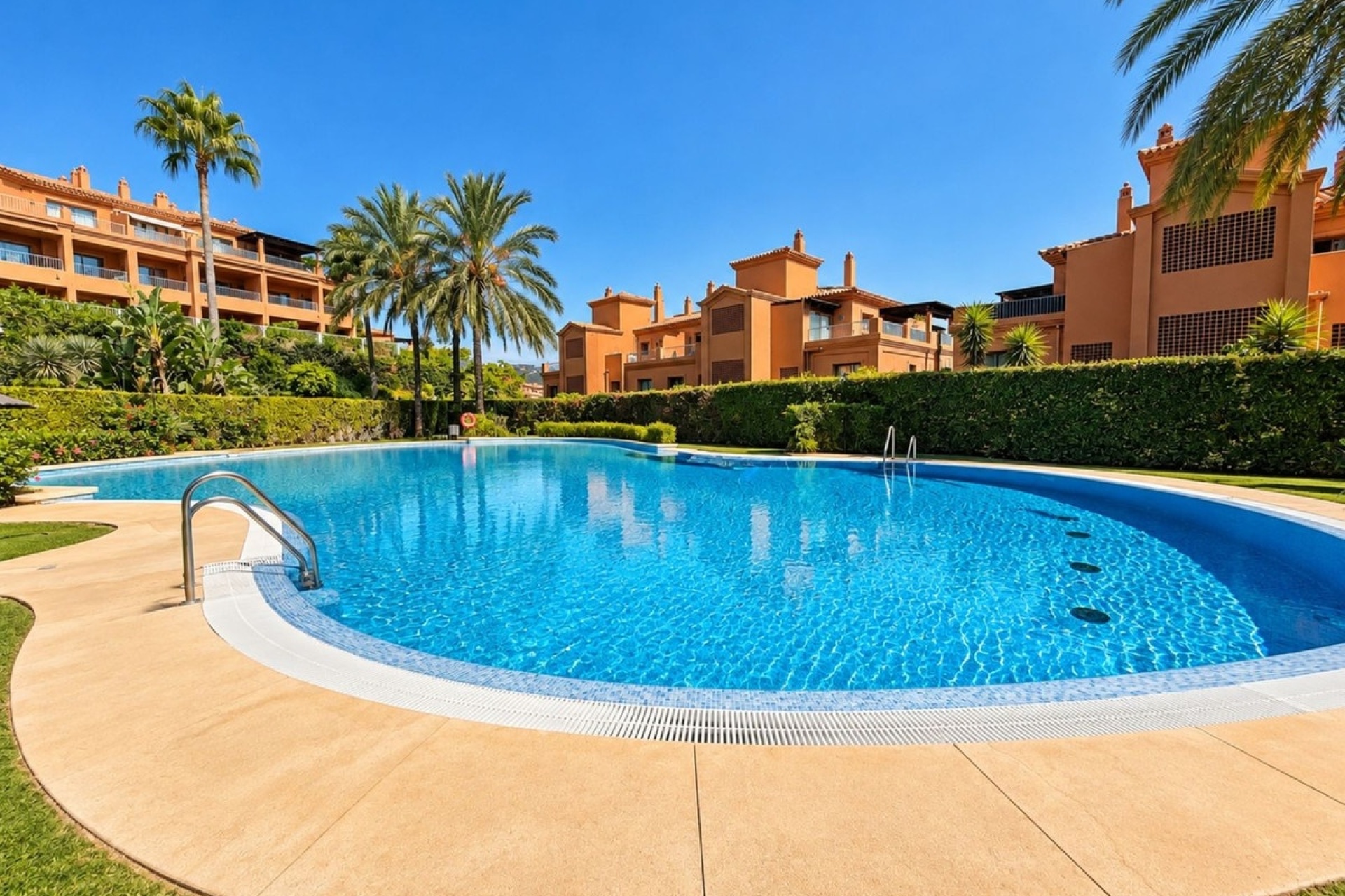 Resale - apartment - Estepona - Estepona Centro