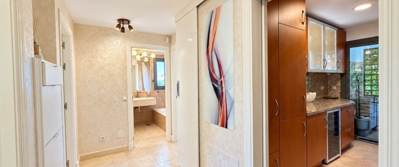 Resale - apartment - Estepona - Estepona Centro