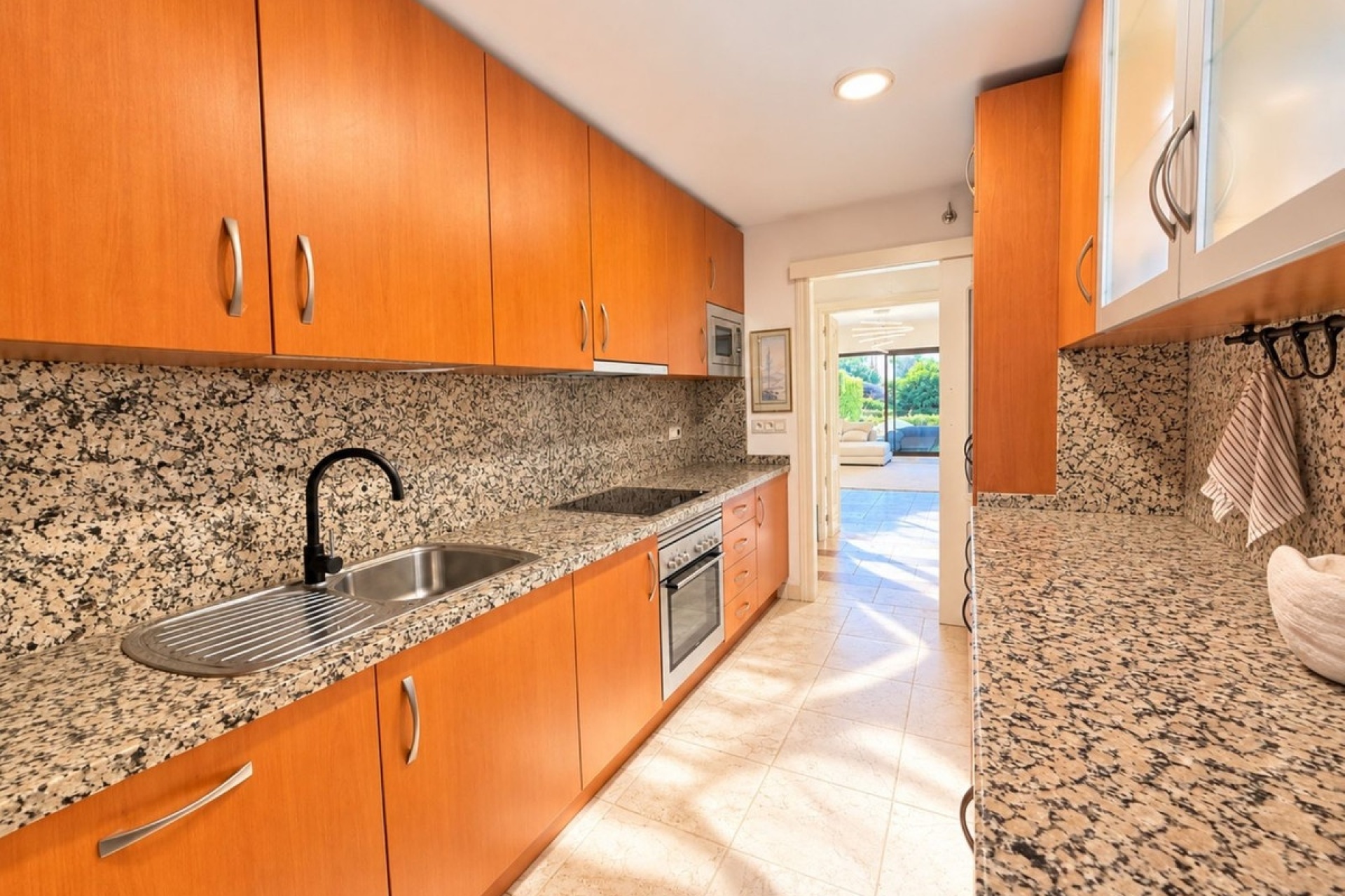Resale - apartment - Estepona - Estepona Centro