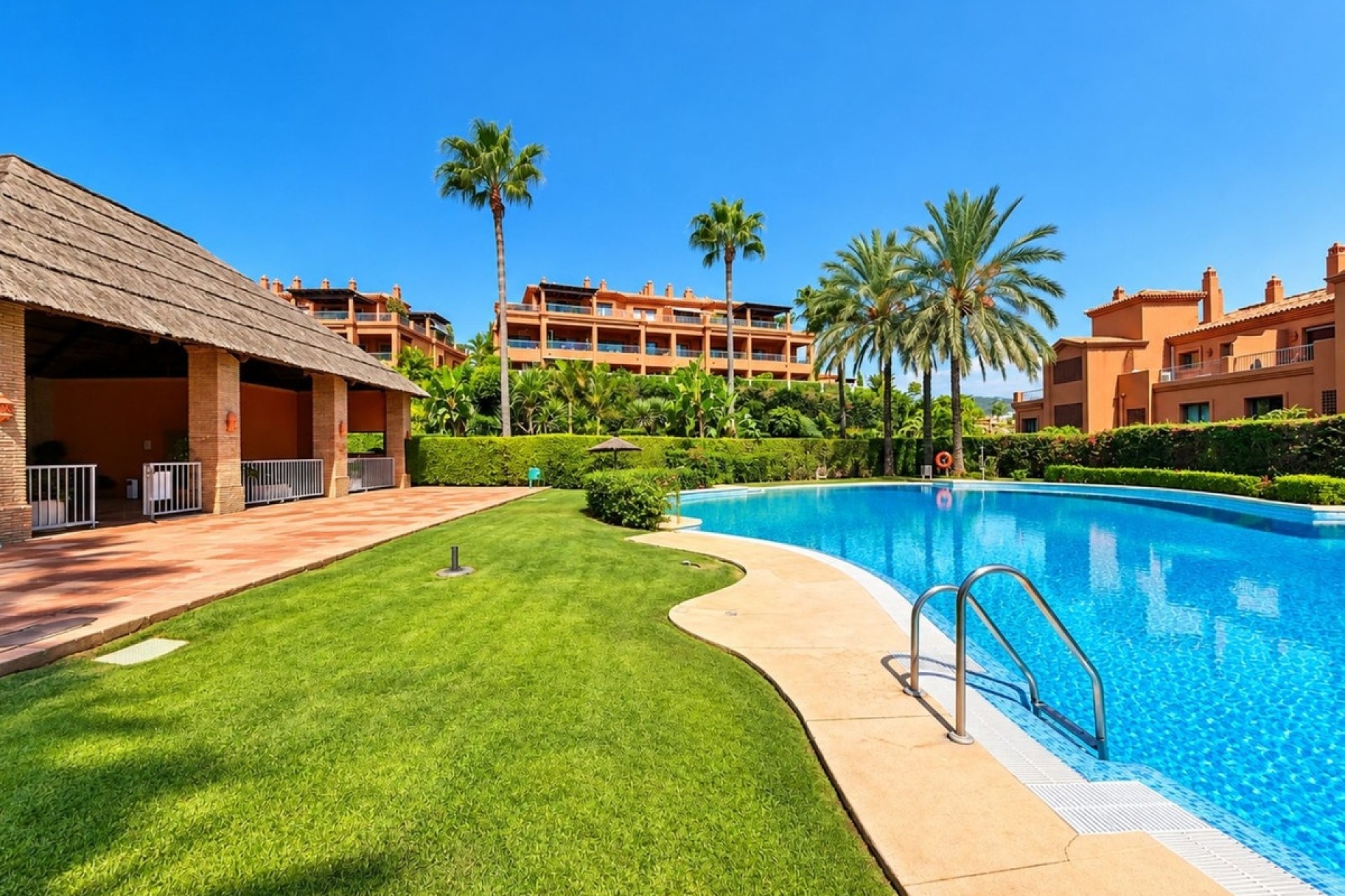 Resale - apartment - Estepona - Estepona Centro