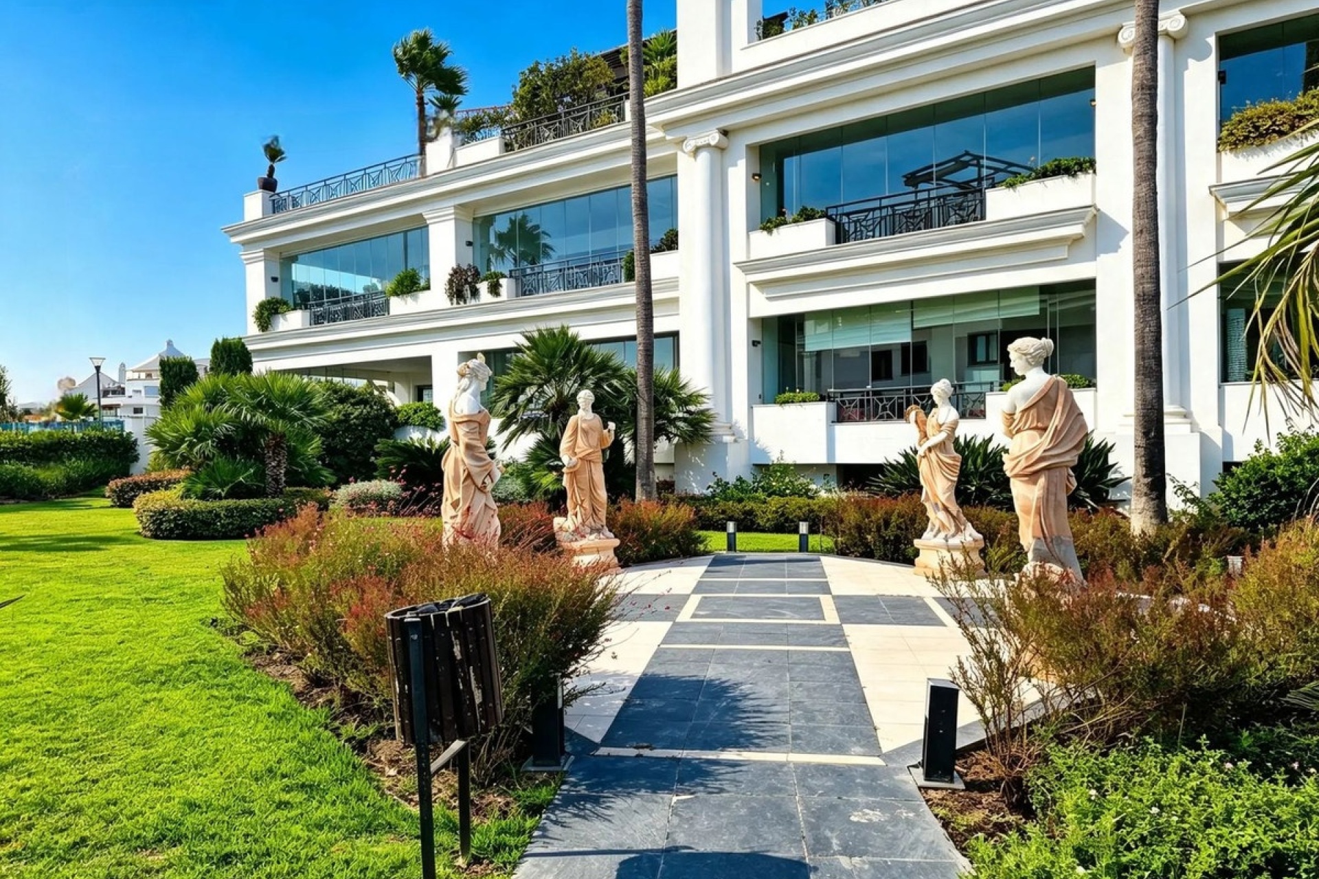 Resale - apartment - Estepona - Estepona Centro