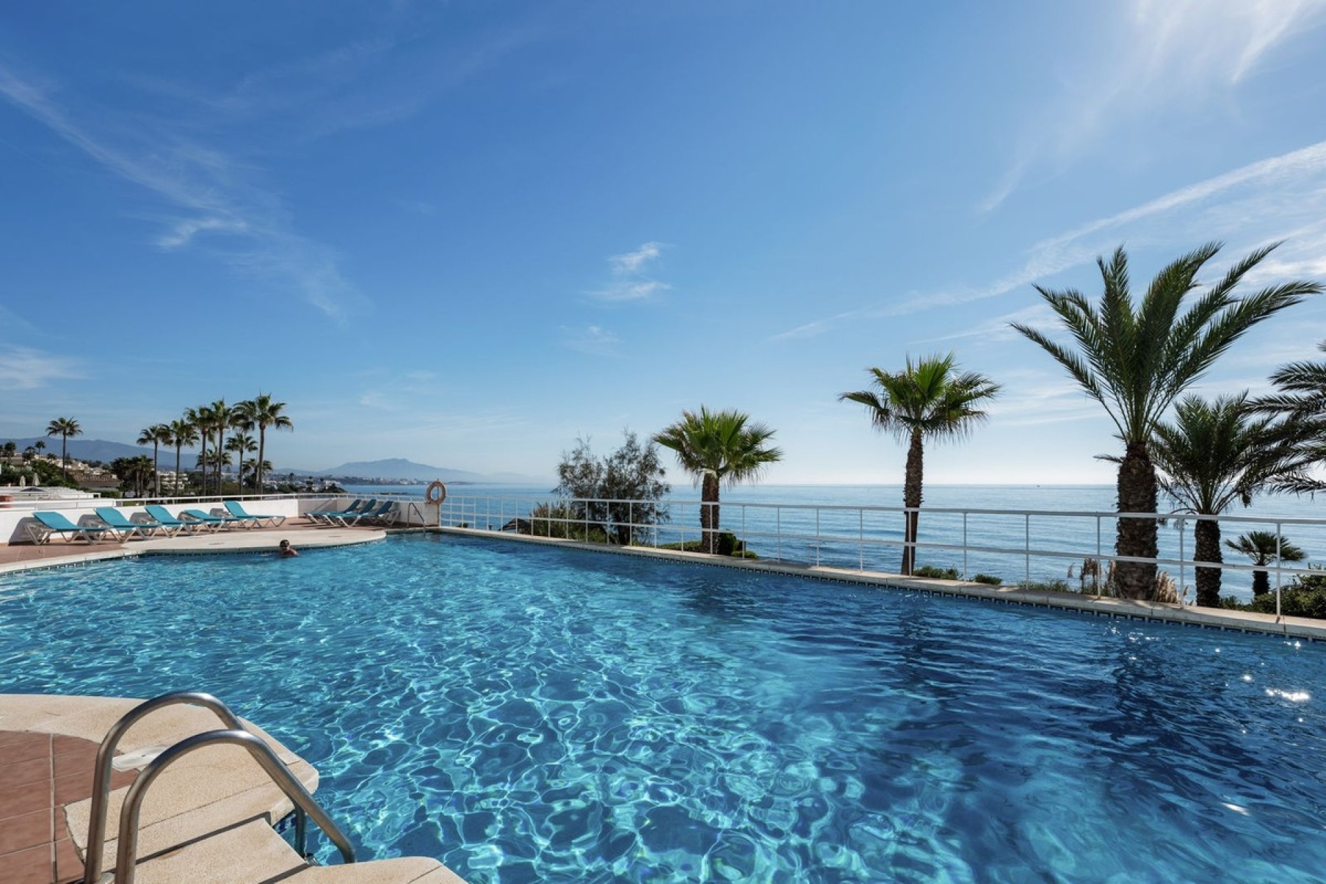 Resale - apartment - Estepona - Estepona Centro