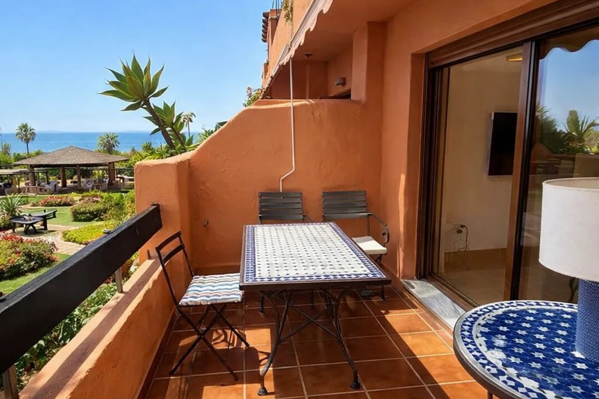 Resale - apartment - Estepona - Estepona Centro